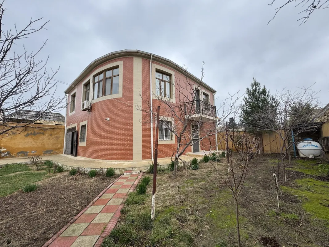 Satılır 5 otaqlı həyət evi 178 m²