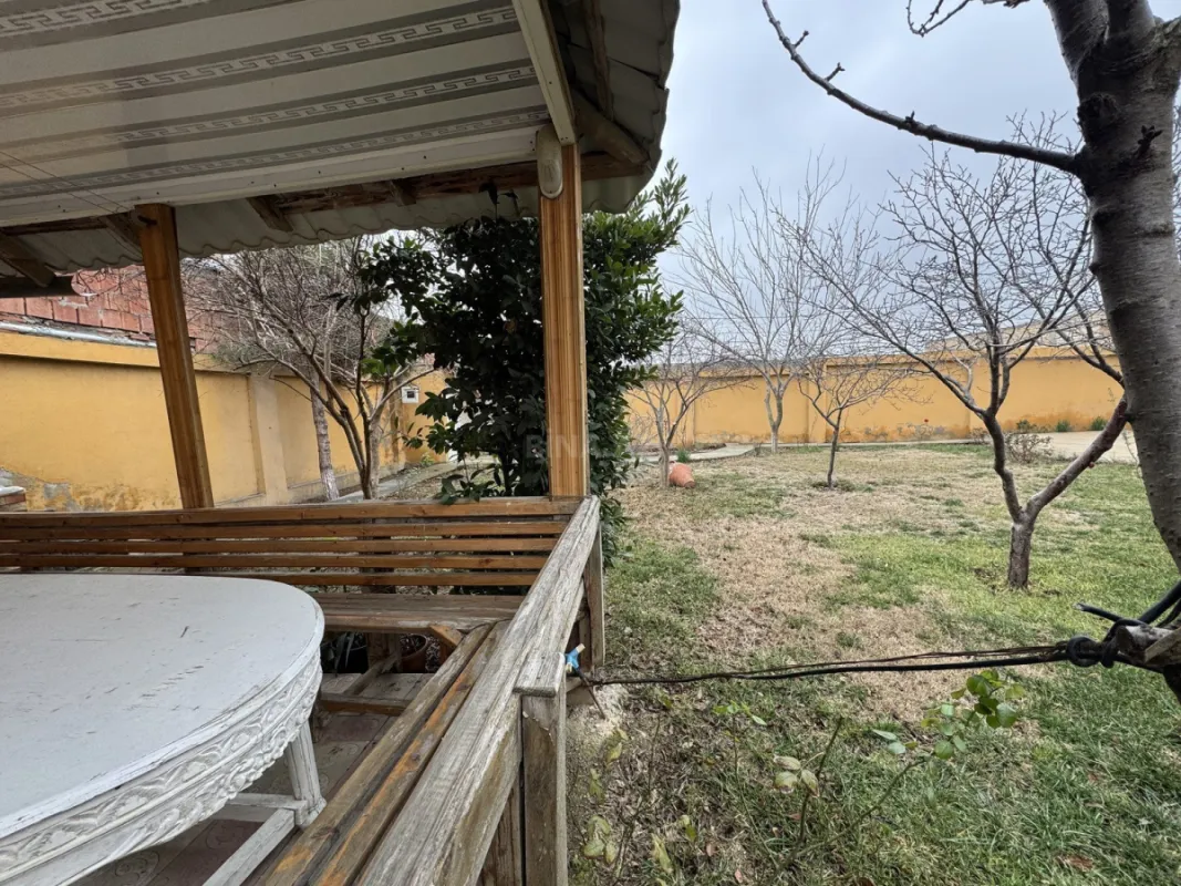 Satılır 5 otaqlı həyət evi 178 m²