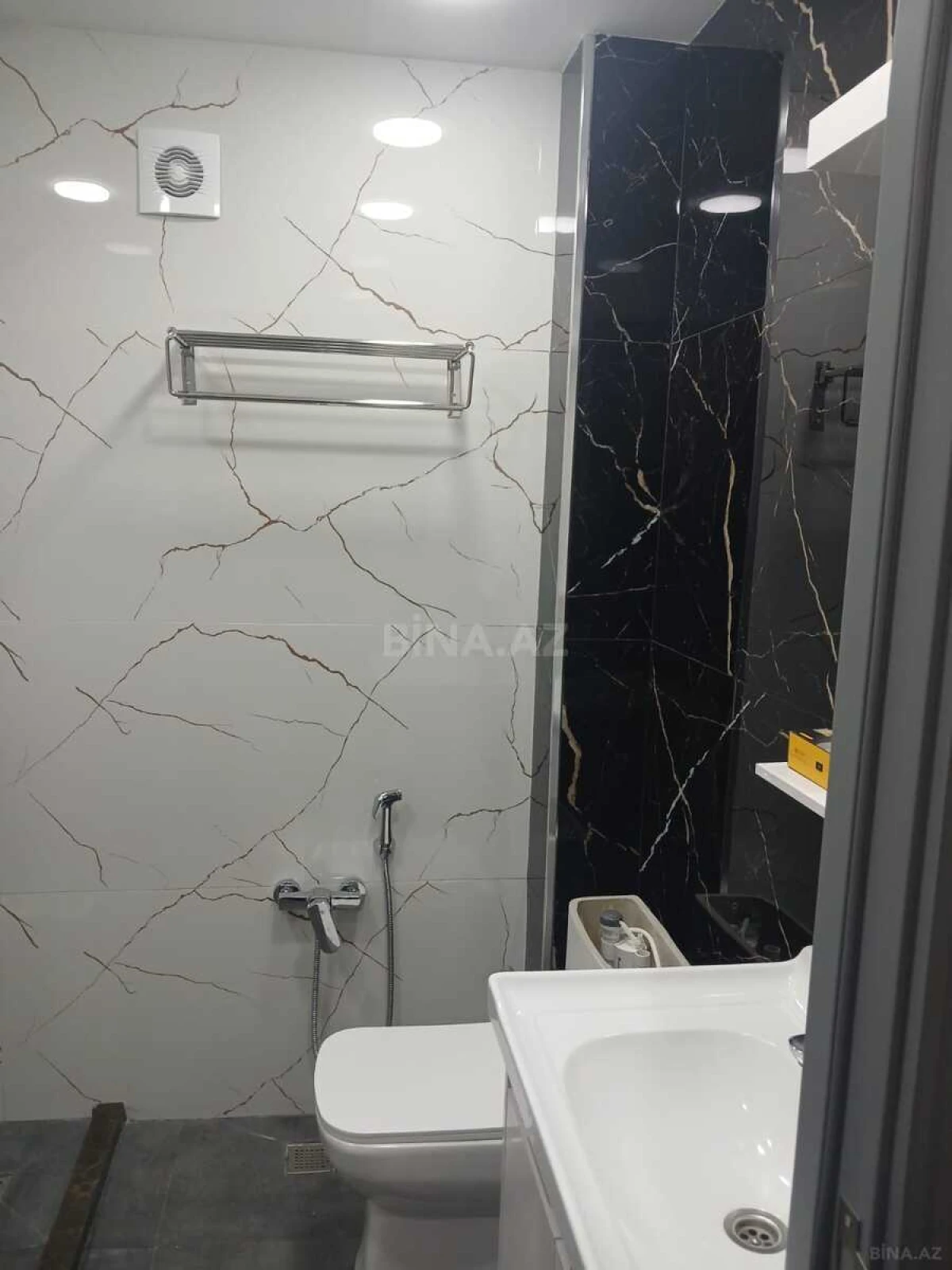 Satılır 2 otaqlı mənzil 55 m²