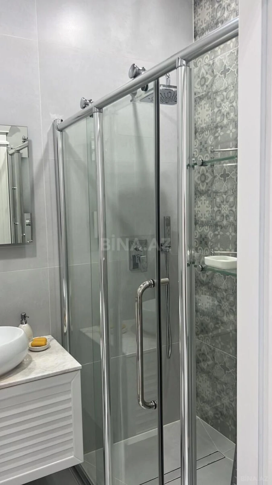 Satılır 4 otaqlı mənzil 172 m²