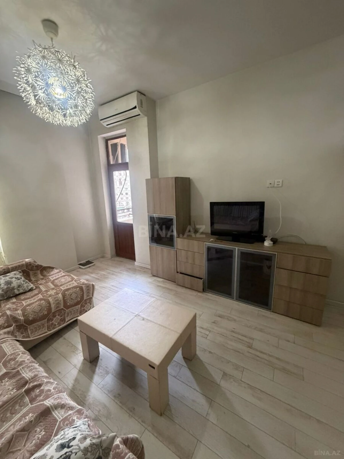Kirayə verilir 2 otaqlı mənzil 85 m²
