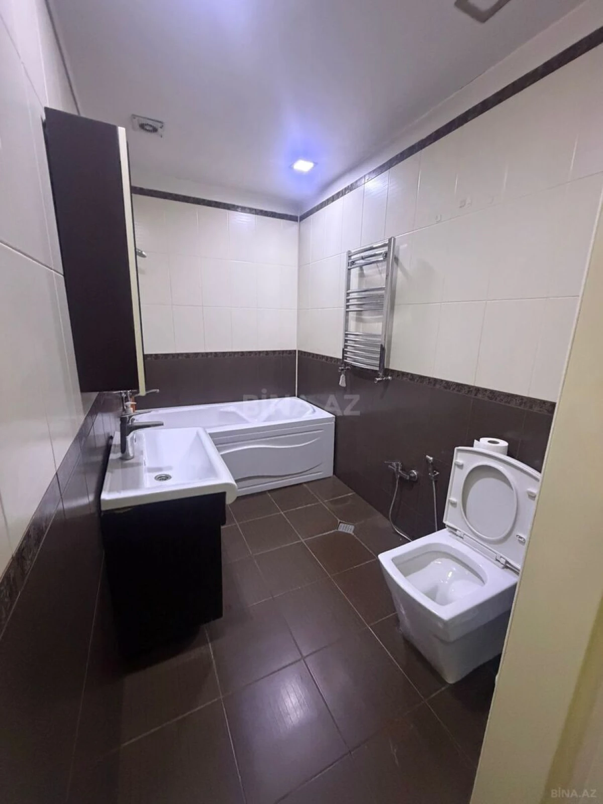 Kirayə verilir 2 otaqlı mənzil 85 m²