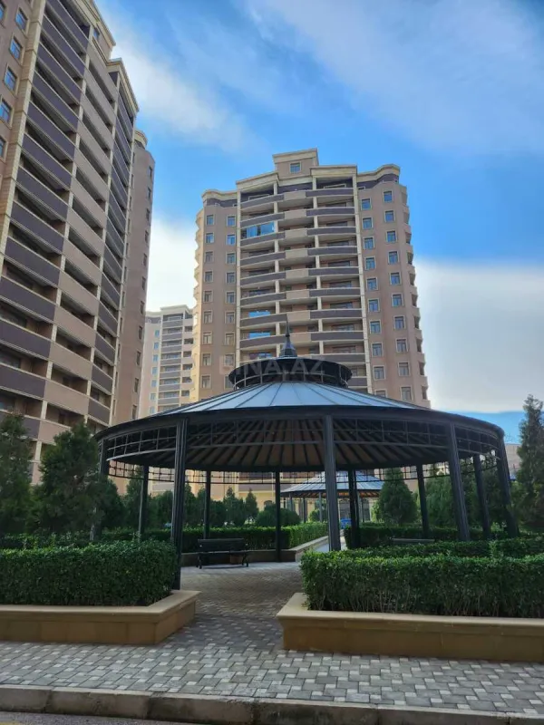 Satılır 2 otaqlı mənzil 114 m²
