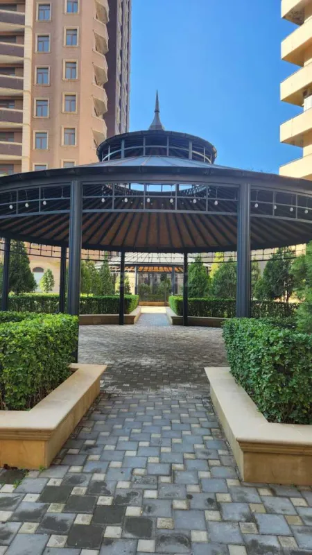 Satılır 2 otaqlı mənzil 114 m²