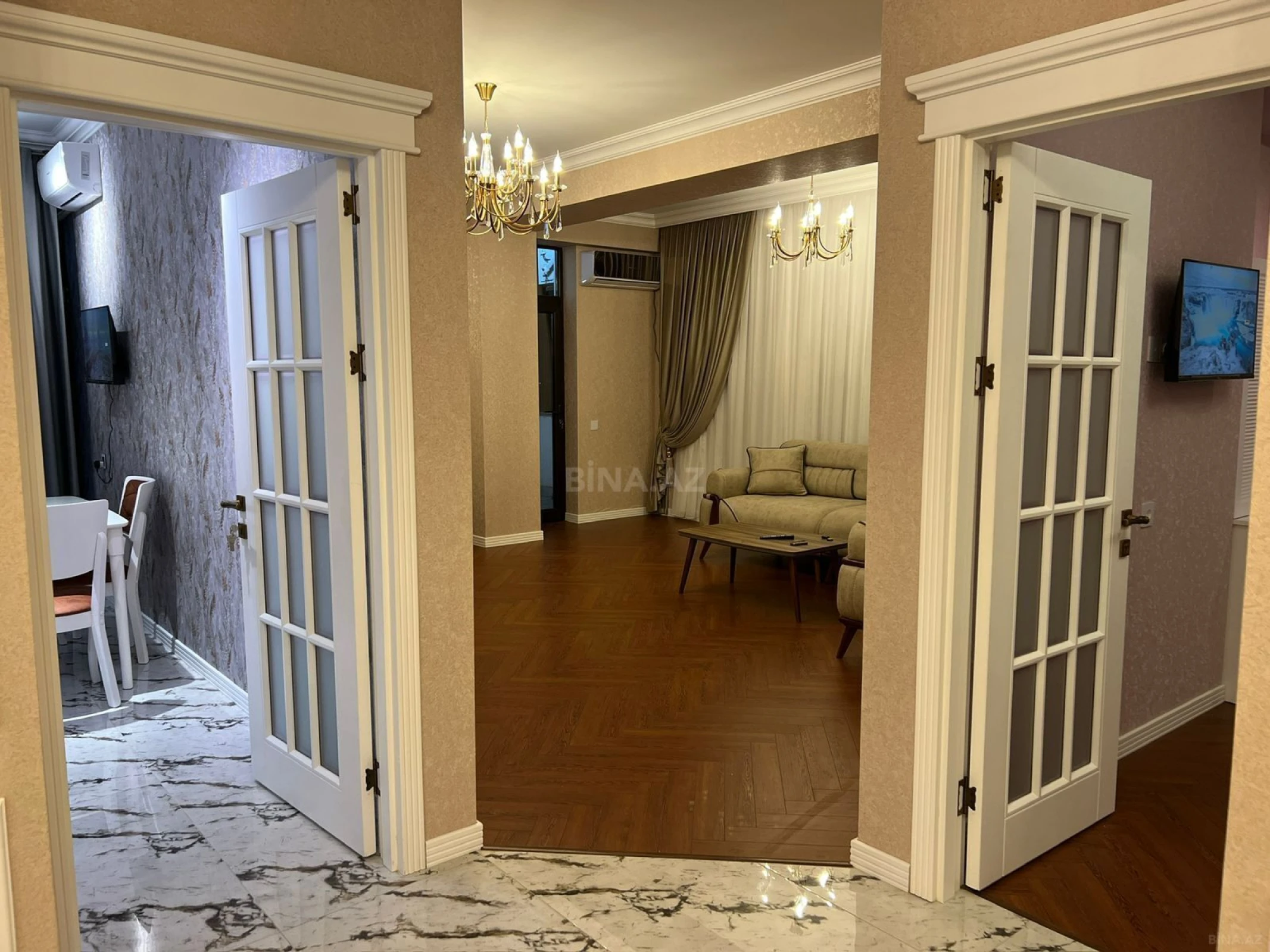 Satılır 3 otaqlı mənzil 135 m²
