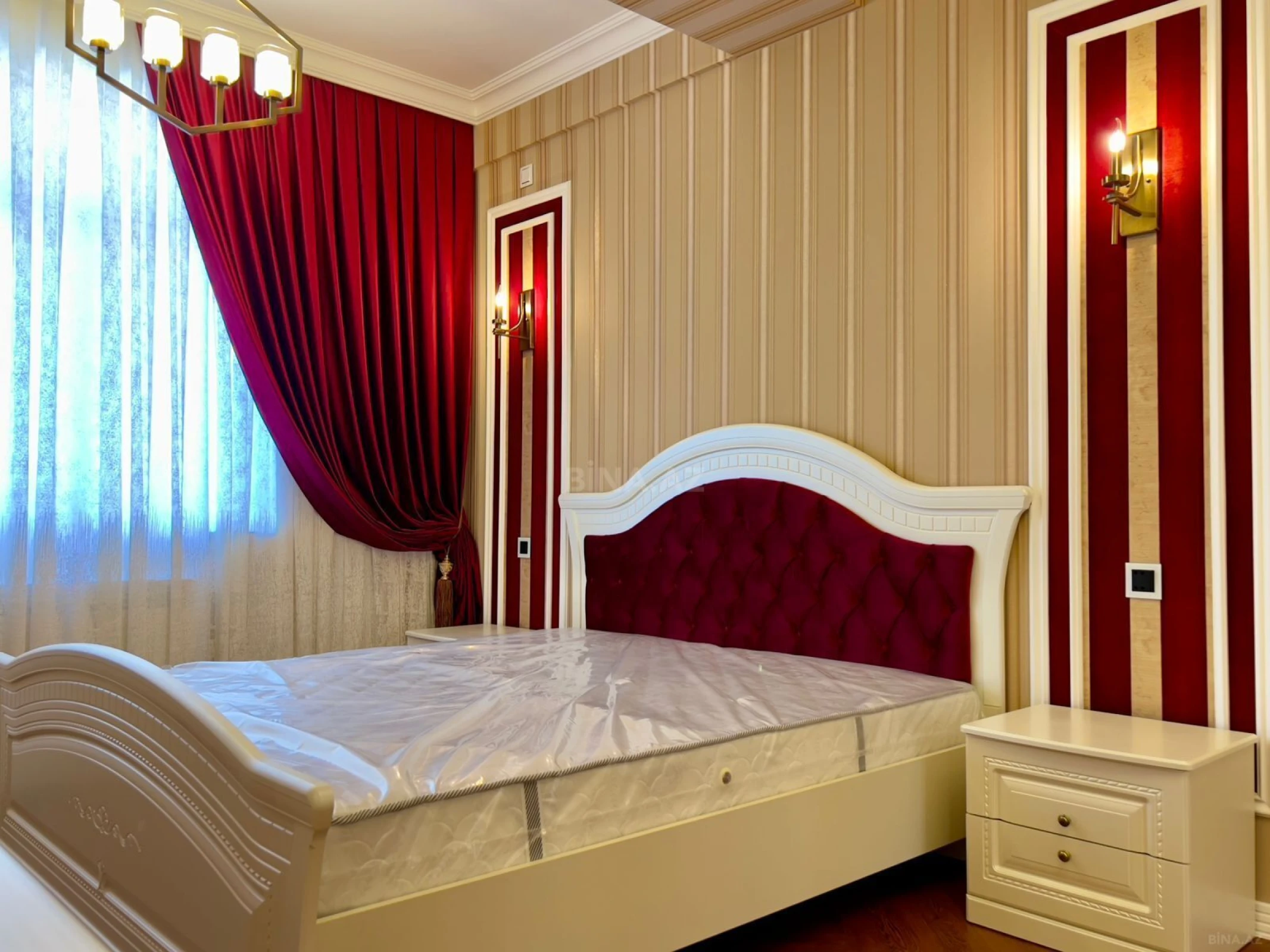 Satılır 3 otaqlı mənzil 135 m²