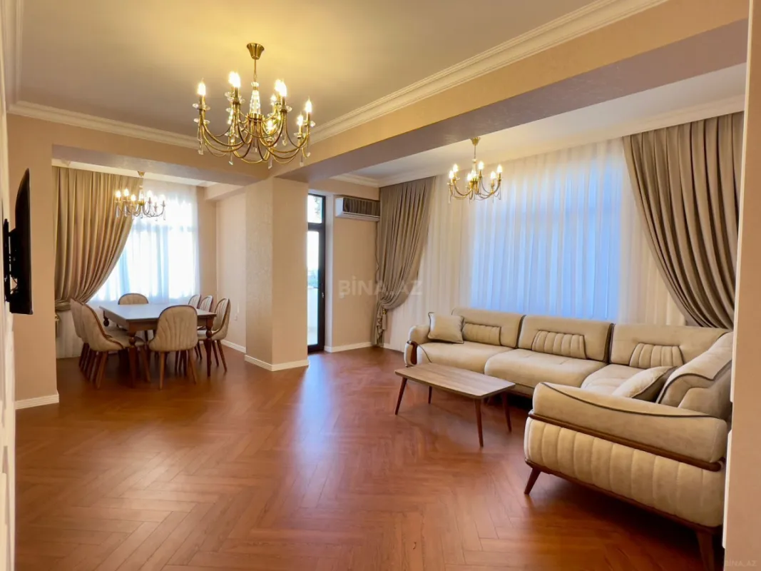 Satılır 3 otaqlı mənzil 135 m²