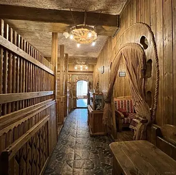 Satılır obyekt 215 m²