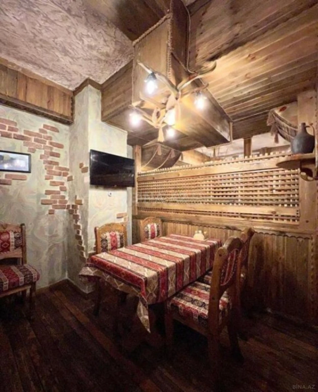 Satılır obyekt 215 m²