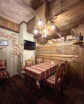 Satılır obyekt 215 m²