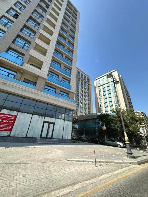Satılır 3 otaqlı mənzil 118 m²