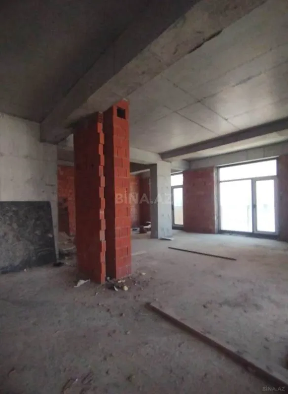 Satılır 3 otaqlı mənzil 118 m²