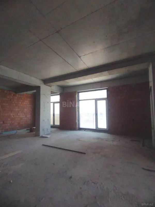 Satılır 3 otaqlı mənzil 118 m²