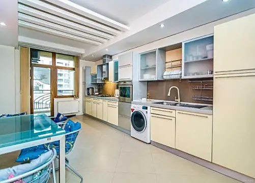 Kirayə verilir 3 otaqlı mənzil 175 m² — Bakı 3 otaq 175.00 m²