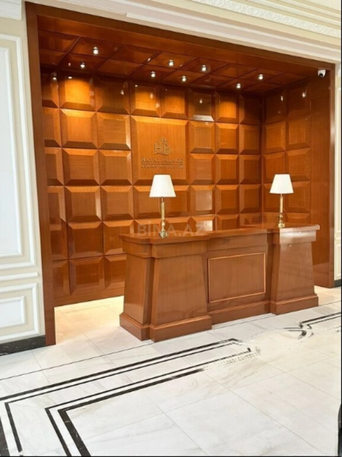 Satılır 4 otaqlı mənzil 454 m²