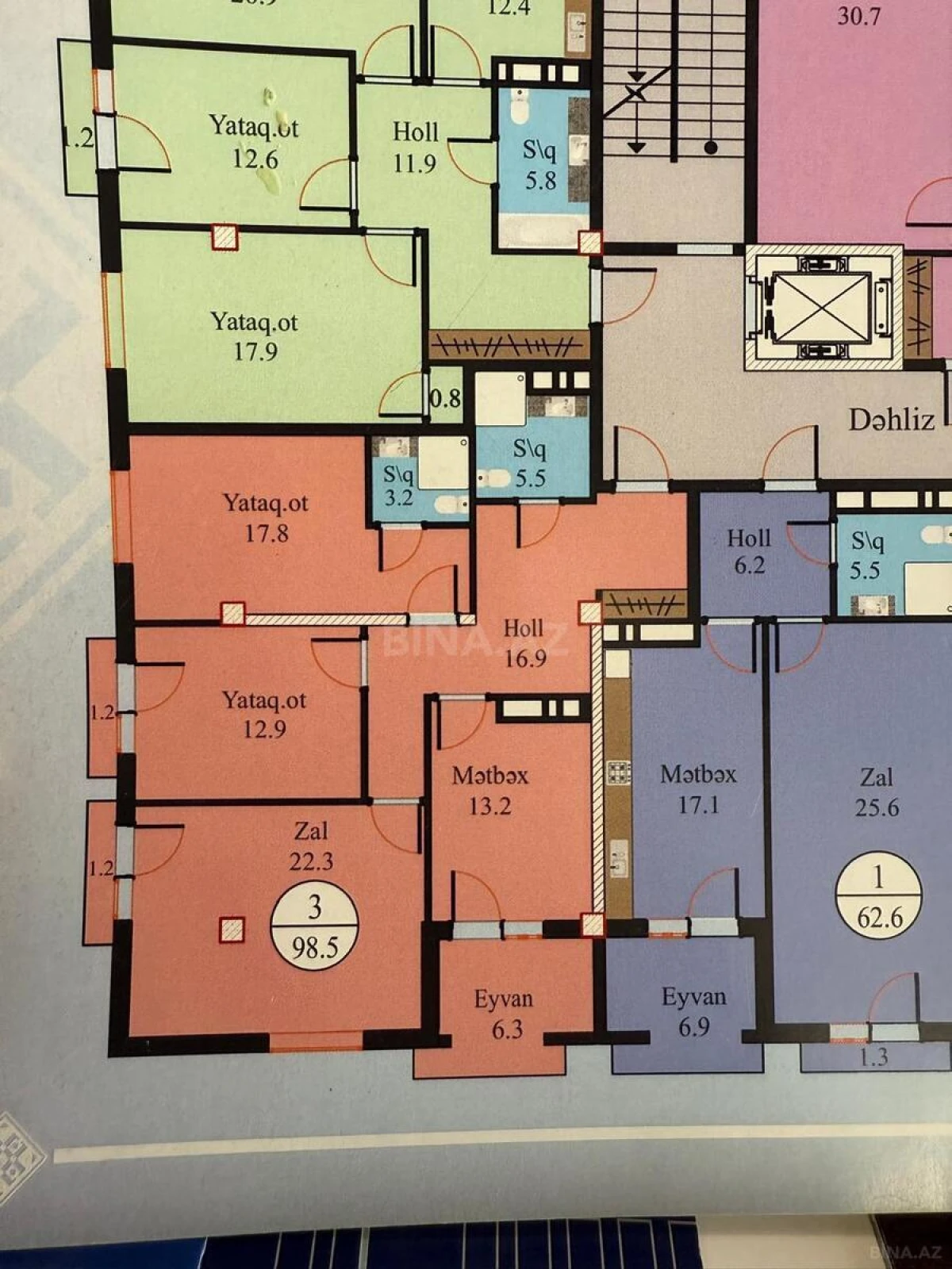 Satılır 3 otaqlı mənzil 98.5 m²