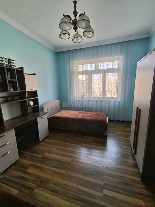 Satılır 6 otaqlı həyət evi 296 m²