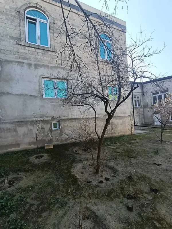 Satılır 6 otaqlı həyət evi 296 m²