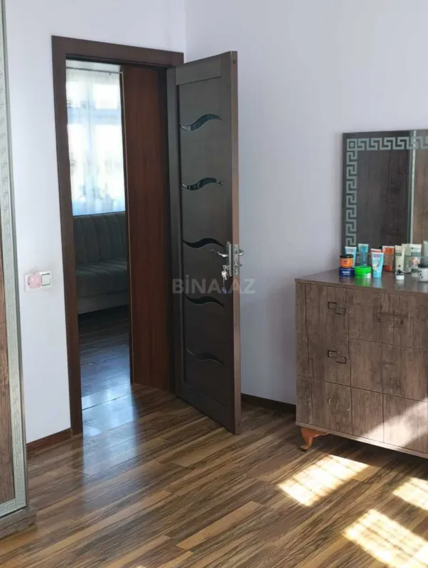 Satılır 6 otaqlı həyət evi 296 m²