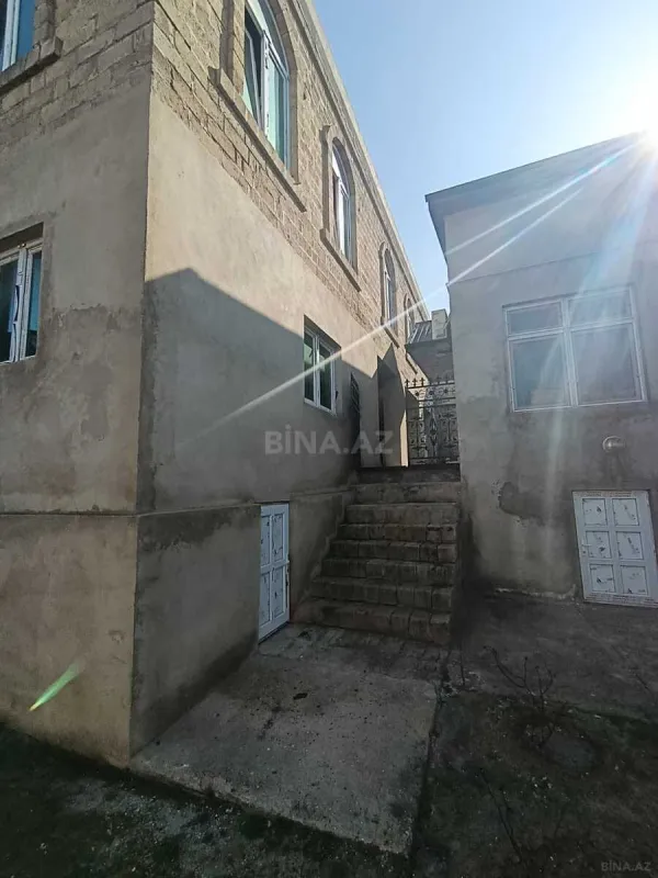 Satılır 6 otaqlı həyət evi 296 m²