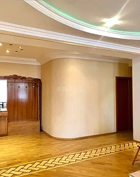 Kirayə verilir 3 otaqlı mənzil 150 m²