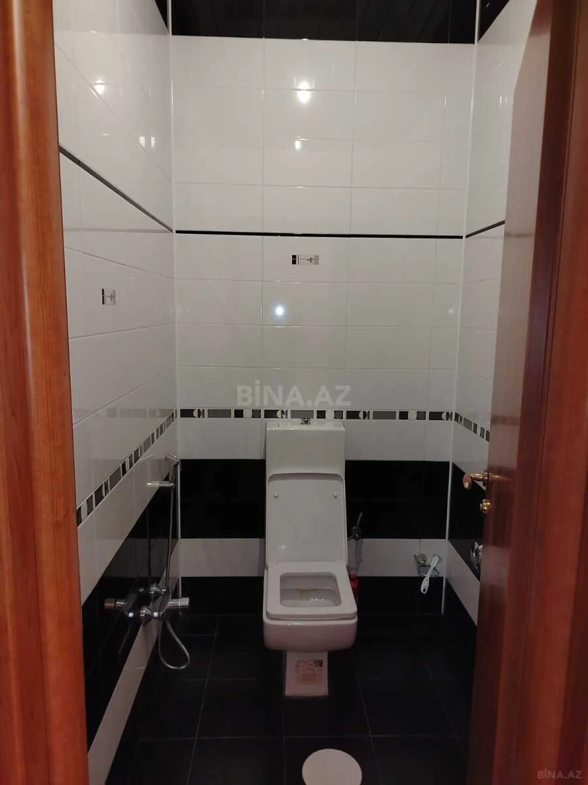 Kirayə verilir 3 otaqlı mənzil 150 m²