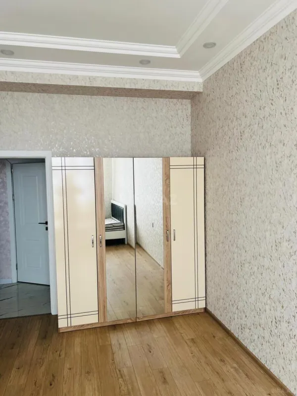 Kirayə verilir 3 otaqlı mənzil 105 m²