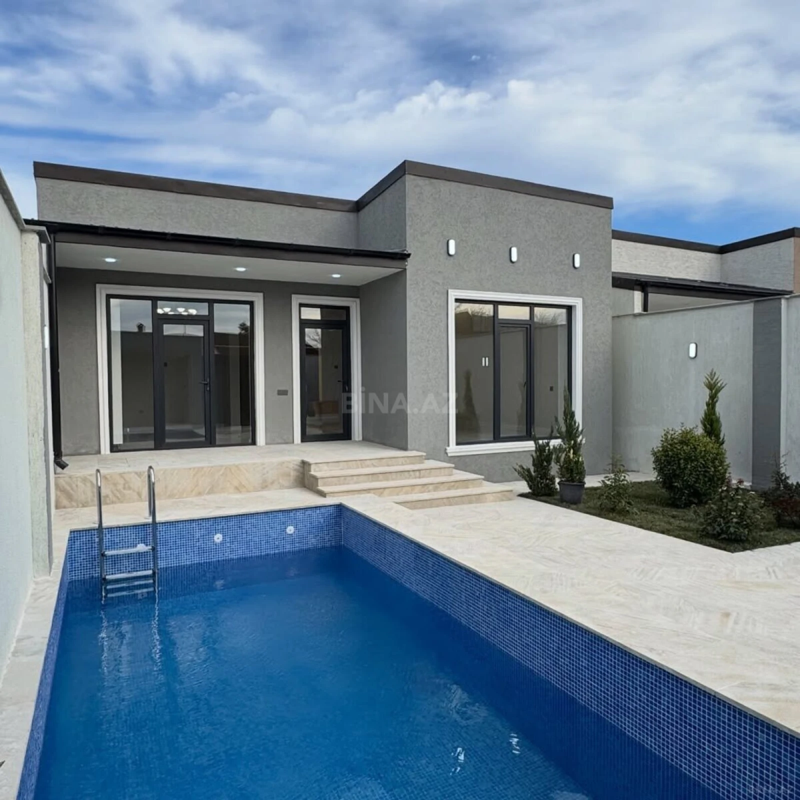 Satılır 4 otaqlı həyət evi 150 m²