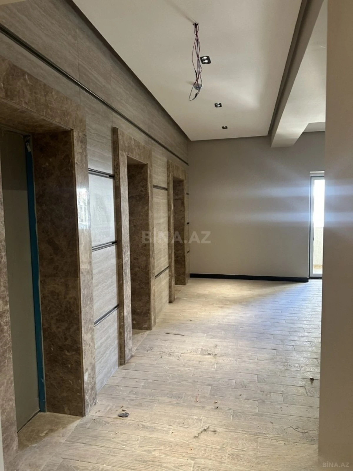 Satılır 2 otaqlı mənzil 76.5 m²