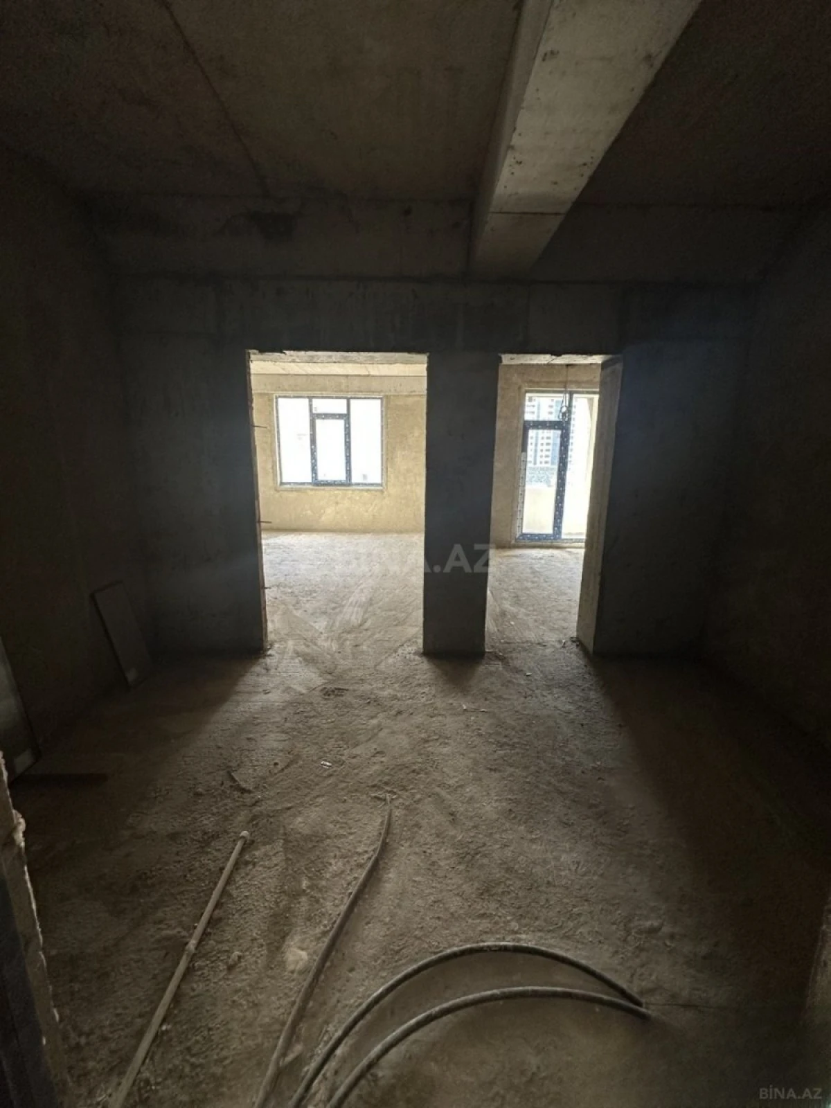 Satılır 2 otaqlı mənzil 76.5 m²