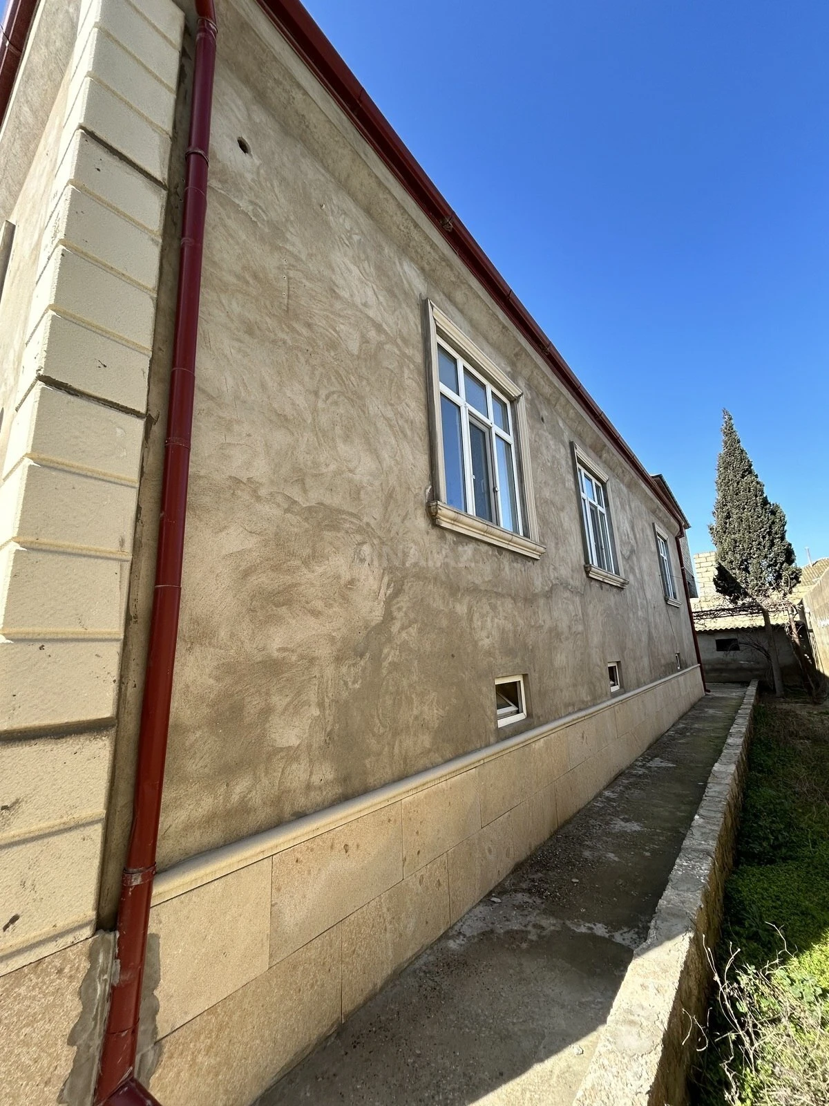 Satılır 4 otaqlı həyət evi 145 m²