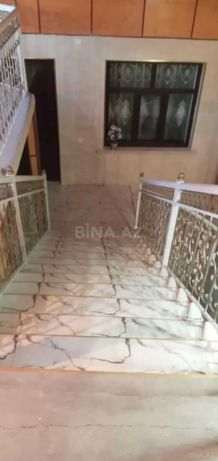 Satılır 5 otaqlı həyət evi 180 m²