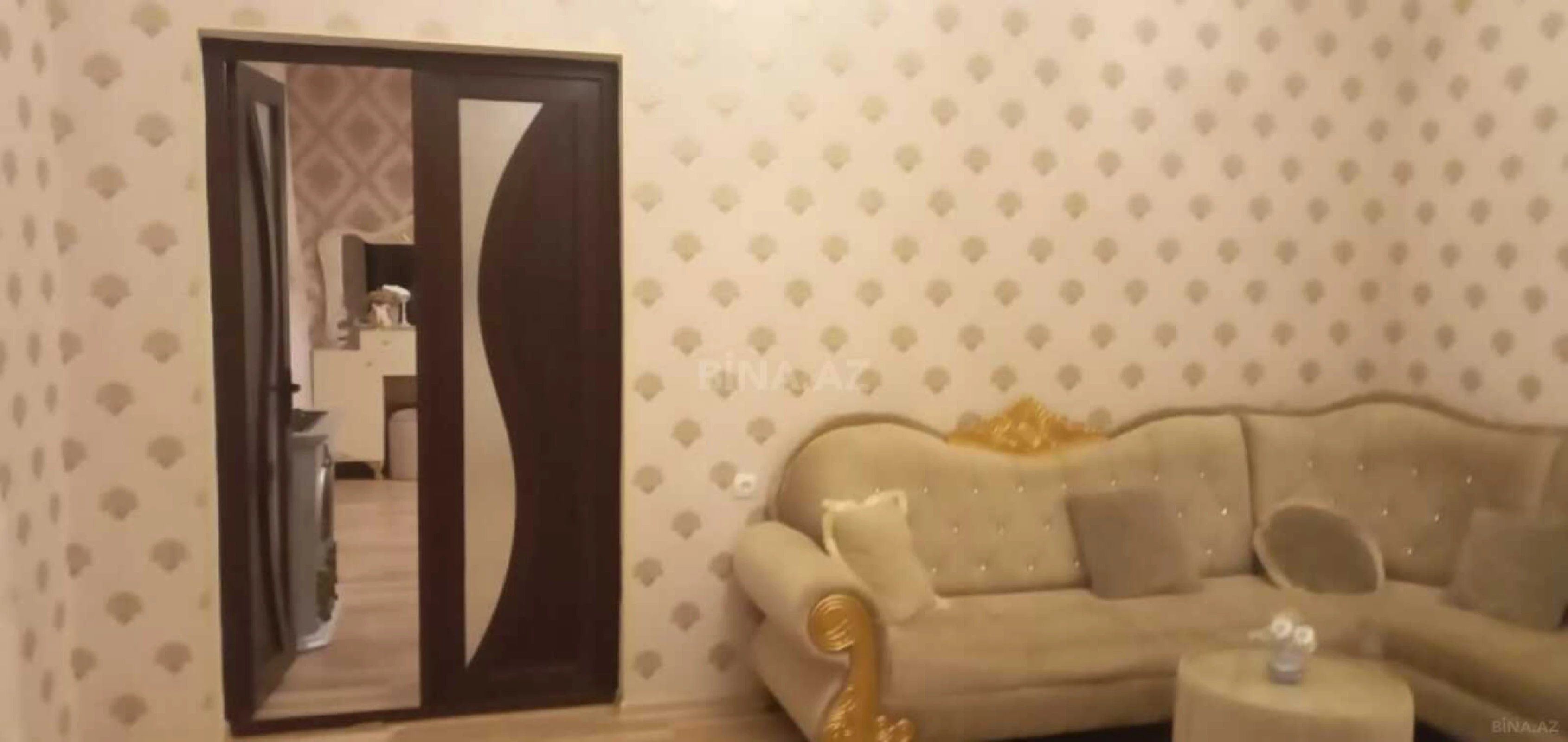 Satılır 5 otaqlı həyət evi 180 m²