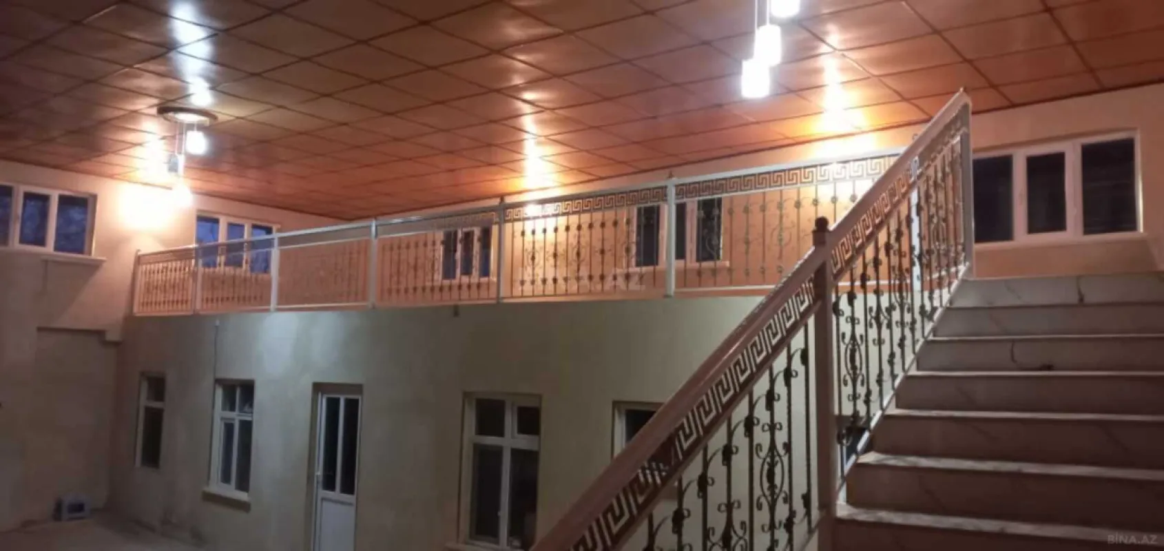 Satılır 5 otaqlı həyət evi 180 m²