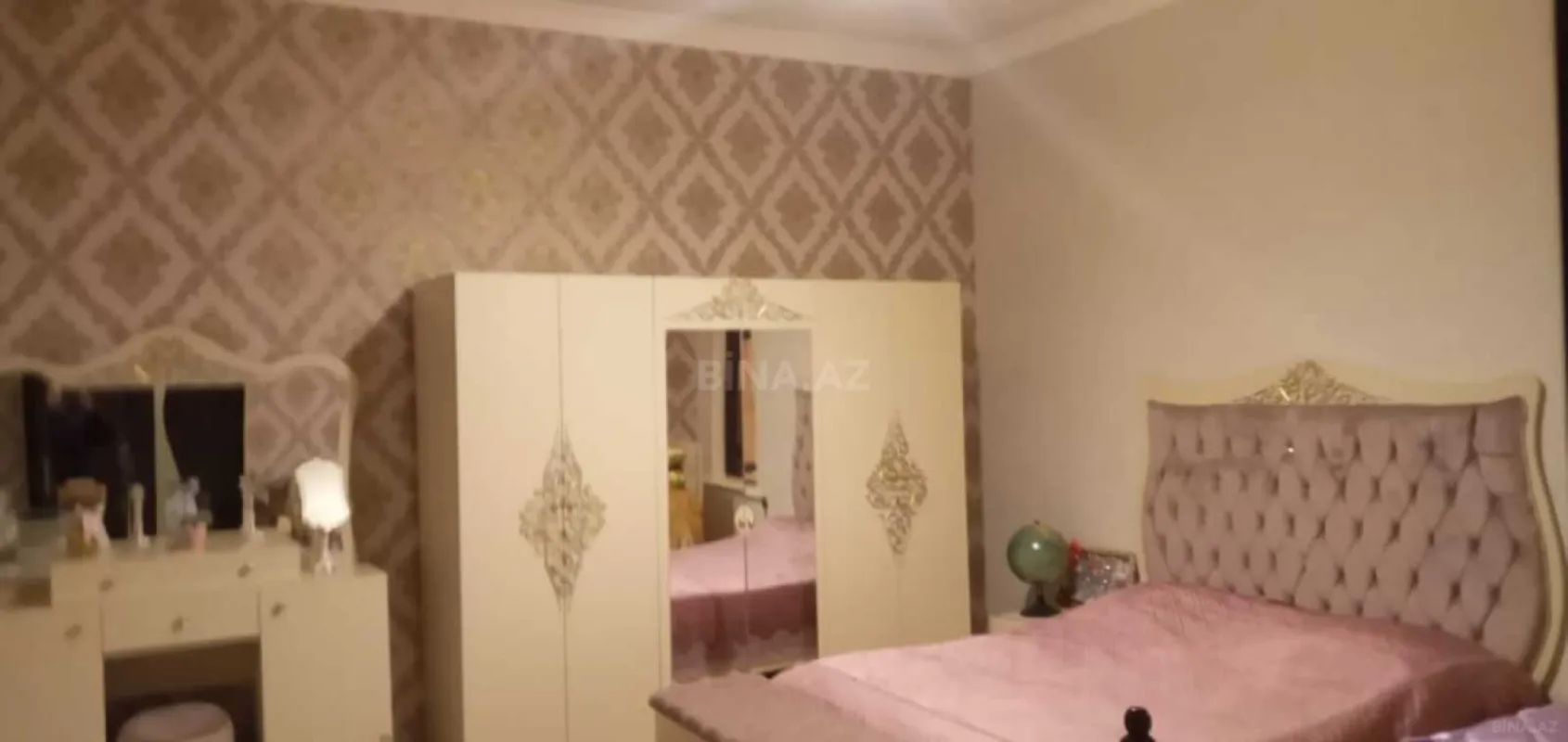 Satılır 5 otaqlı həyət evi 180 m²