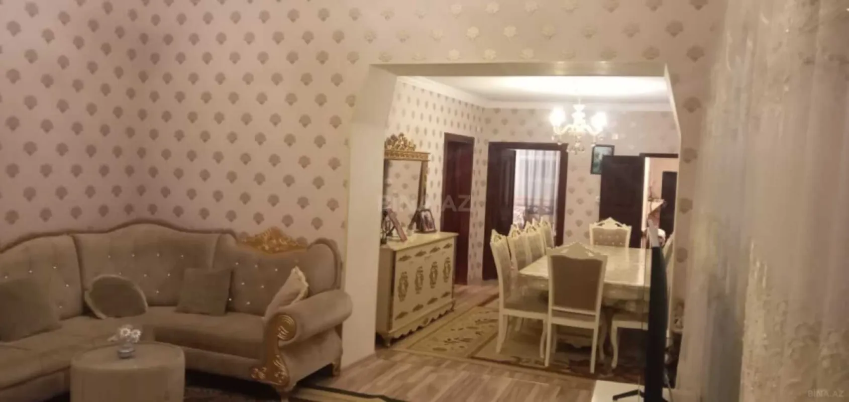 Satılır 5 otaqlı həyət evi 180 m²