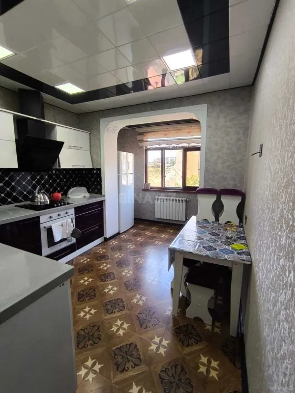 Kirayə verilir 4 otaqlı mənzil 110 m²