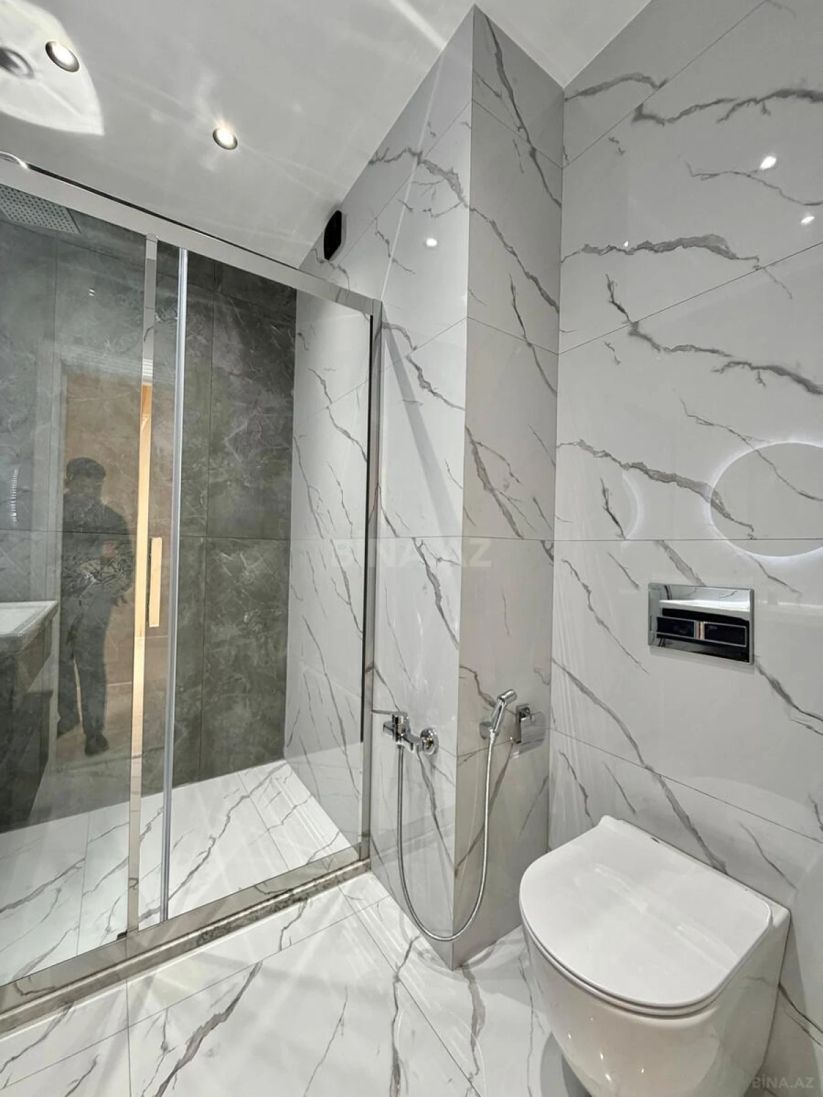 Satılır 2 otaqlı mənzil 65 m²