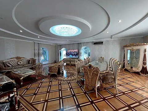 Satılır 9 otaqlı həyət evi 465 m²