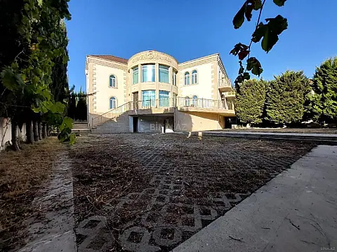 Satılır 9 otaqlı həyət evi 465 m² — Bakı, 8-ci kilometr 9 otaq 465.00 m²