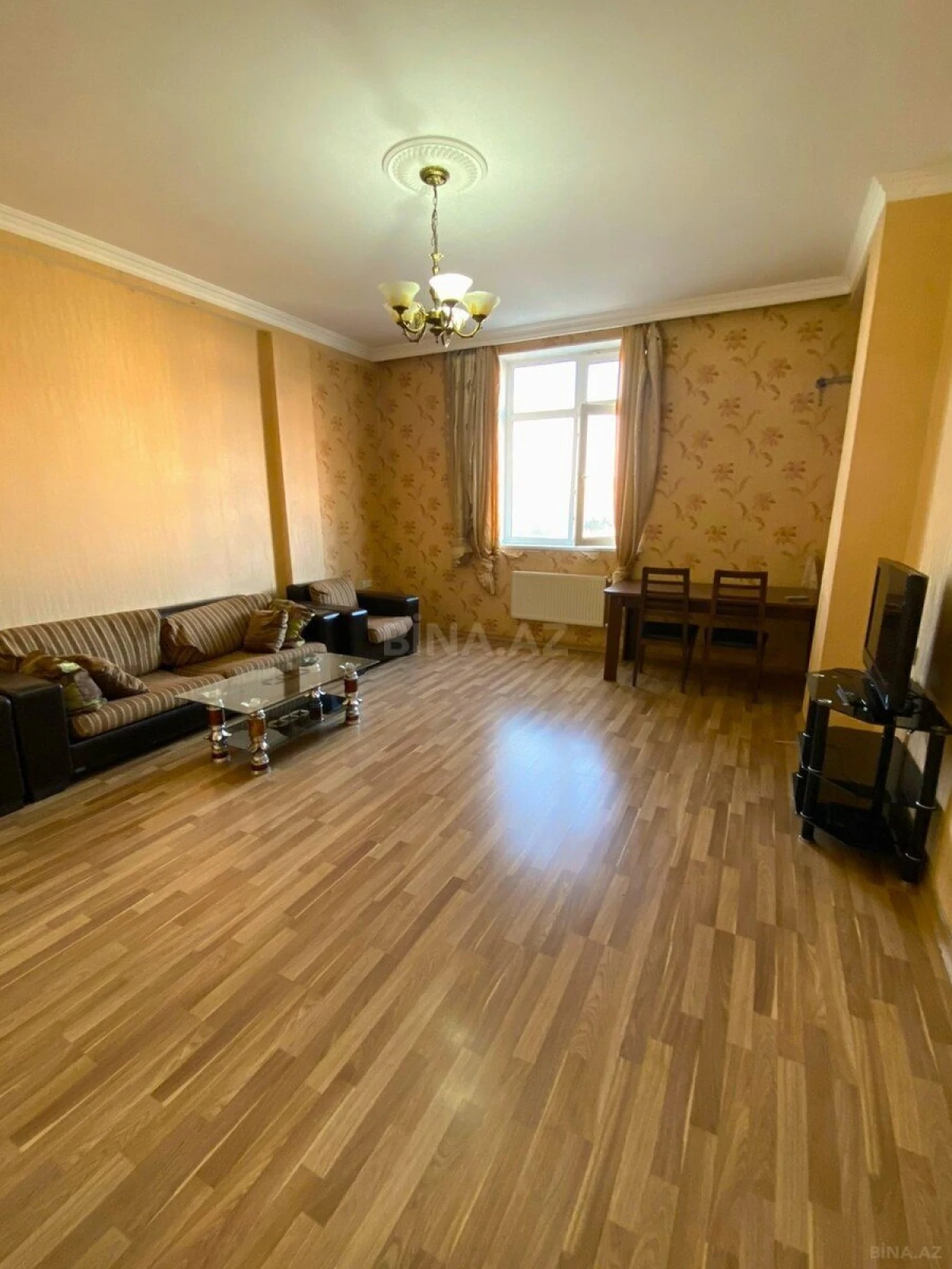 Satılır 2 otaqlı mənzil 92 m²