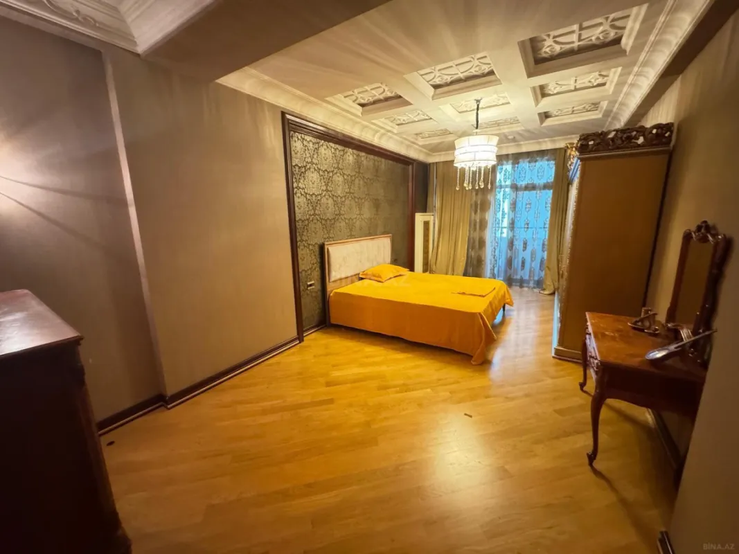 Kirayə verilir 3 otaqlı mənzil 220 m²