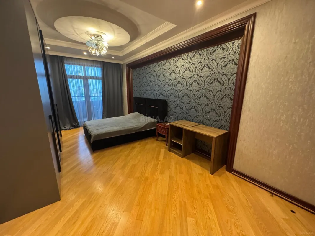 Kirayə verilir 3 otaqlı mənzil 220 m²