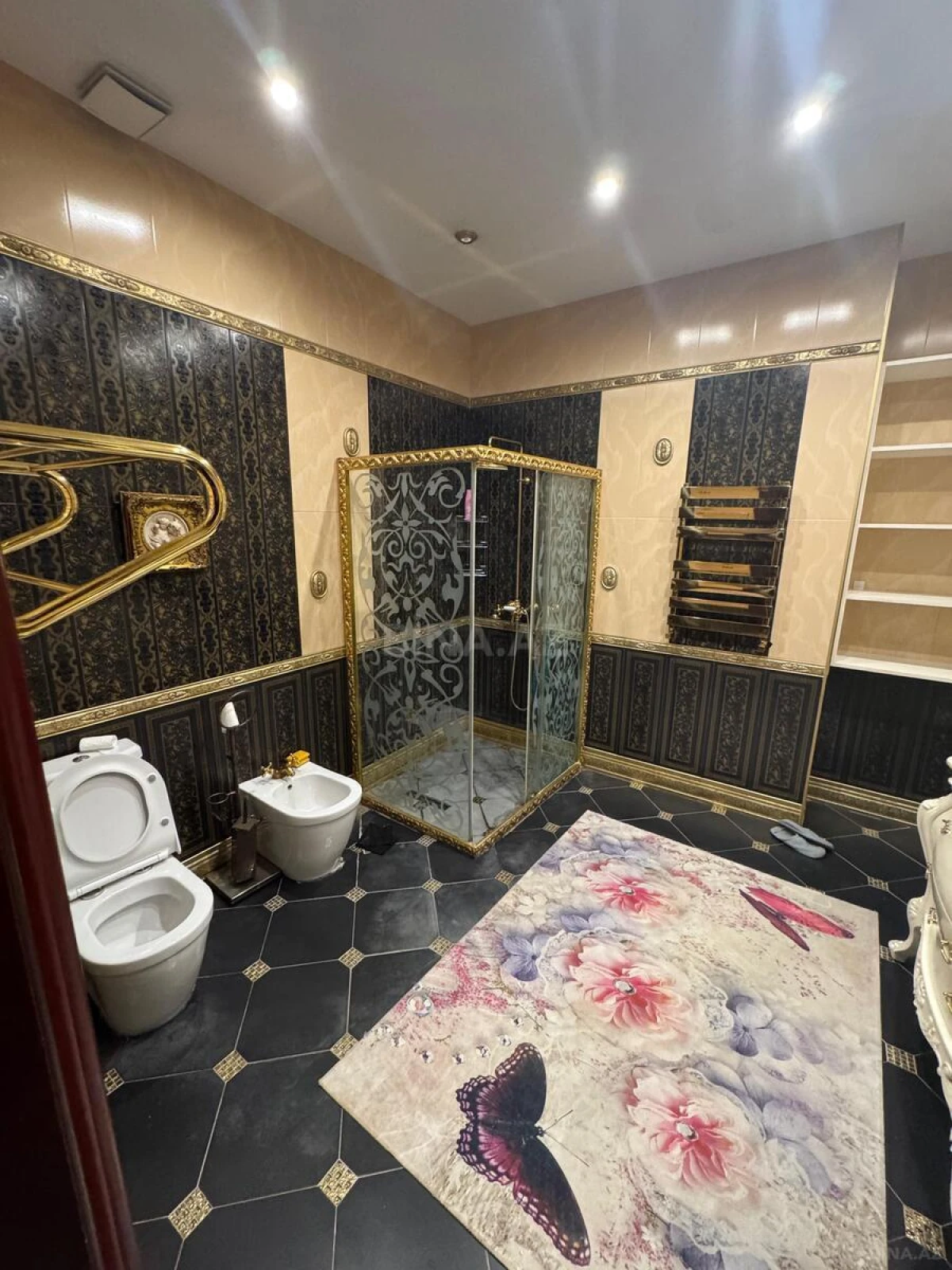 Kirayə verilir 3 otaqlı mənzil 220 m²