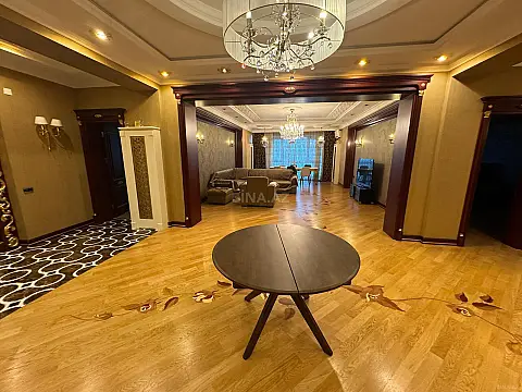 Kirayə verilir 3 otaqlı mənzil 220 m²