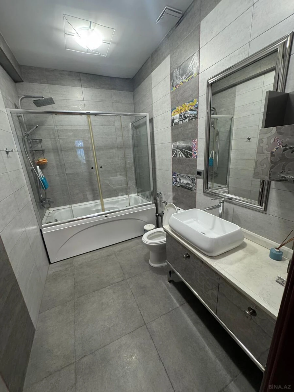 Kirayə verilir 3 otaqlı mənzil 220 m²