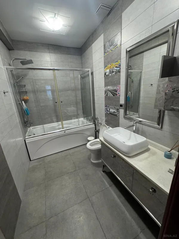 Kirayə verilir 3 otaqlı mənzil 220 m²
