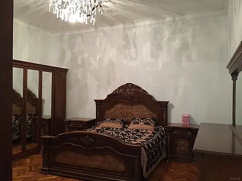 Kirayə verilir 4 otaqlı mənzil 100 m²