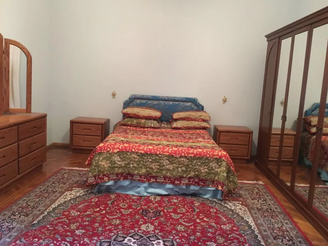 Kirayə verilir 4 otaqlı mənzil 100 m²