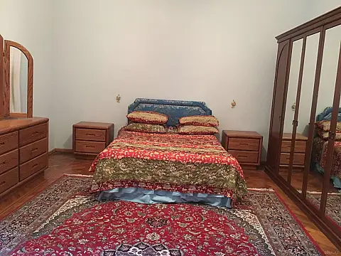 Kirayə verilir 4 otaqlı mənzil 100 m²